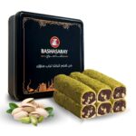 حلقوم ملفوف مزين بالفستق الحلبي المجروش محشو بالبندق والكريمة