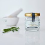 زيت جوز الهند معصور على البارد