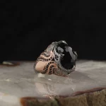 ⁦خاتم رجالي من الفضة الإسترليني عيار 925 مرصع بحجر الزركون روديوم⁩ - الصورة ⁦2⁩