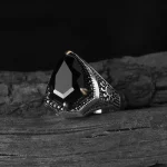 خاتم رجالي من الفضة الإسترليني منقوش بحجر الزركون