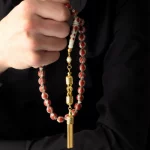 ⁦سبحة من عظم الجمل مطرزة بالمينا مع شرابات فضة⁩ - الصورة ⁦2⁩