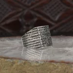 ⁦خاتم رجالي من الفضة الإسترليني عيار 925 منقوش⁩ - الصورة ⁦3⁩