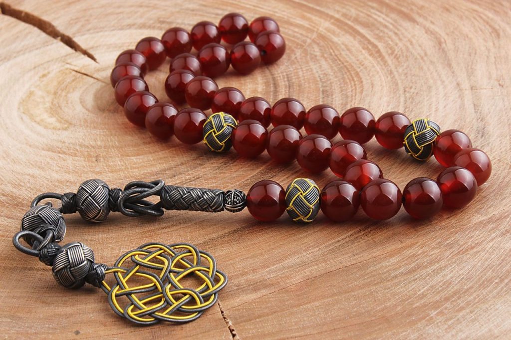 سبحة فضة بحجر العقيق مع شرابة فضة