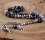 سبحة من حجر العقيق مع شرابة فضية مع إمكانية كتابة الاسم