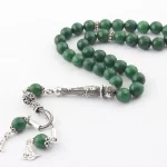 سبحة يدوية الصنع من حجر العقيق الأخضر مقطوعة بتقنية الفاسيت