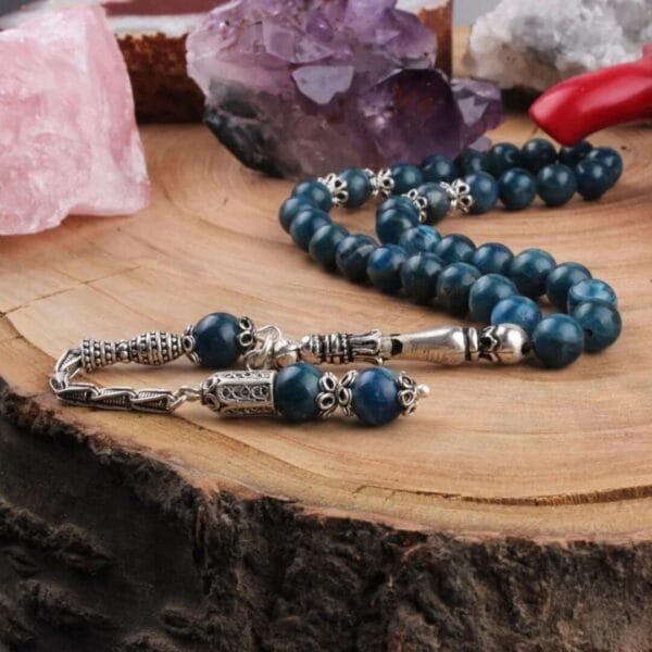 سبحة من حجر الأباتيت